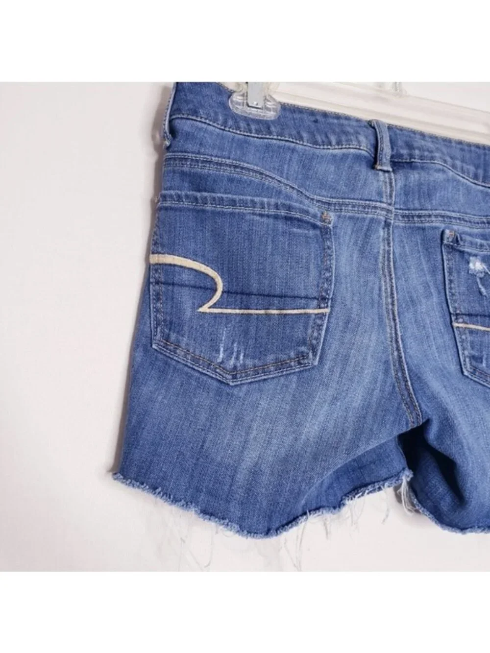 American Eagle Stretch Distressed Frayed Cutoff Denim Jean Shorts Women's Size 6